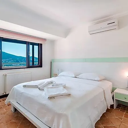 Sleeps 10 Pool Air Con Wifi Kalkan
