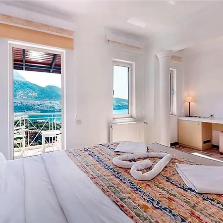 Sleeps 10 Pool Air Con Wifi Vilă